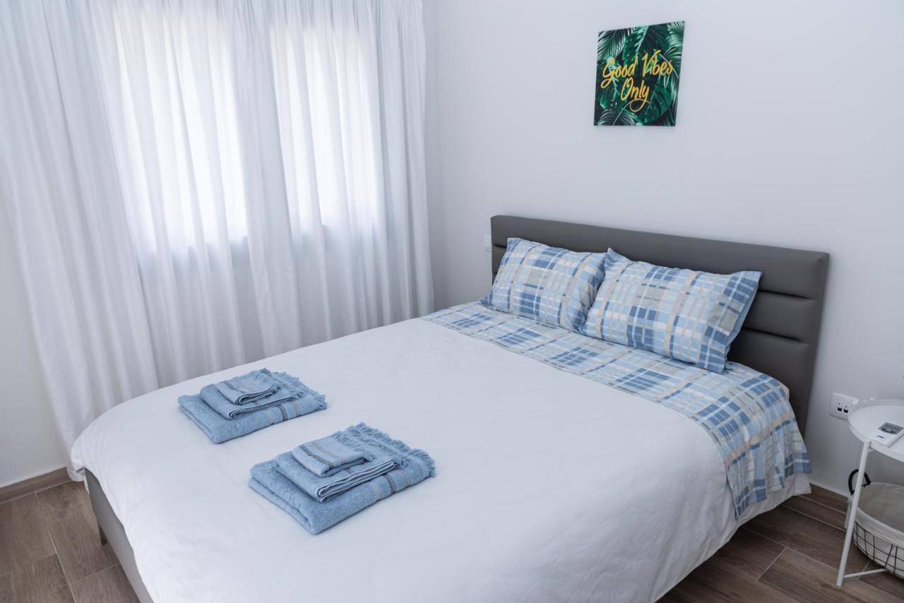 Design Apartment With Swimming Pool Near The Beach Афіни Екстер'єр фото